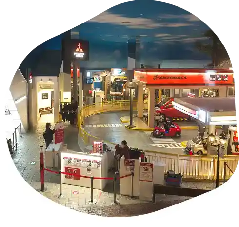 ショッピングモールに併設し、どんな天候でも快適な屋内施設！