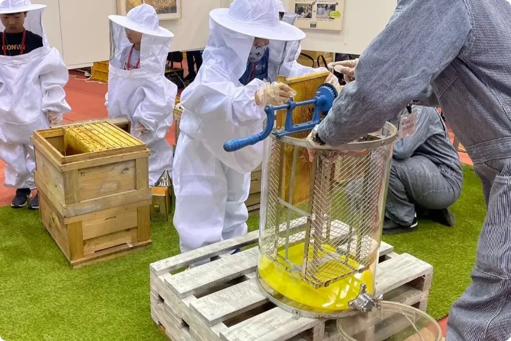 「Out of KidZania in おおがき」養蜂家の仕事