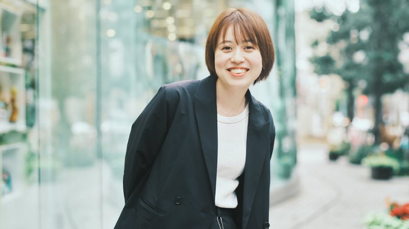 青柳 知里氏画像