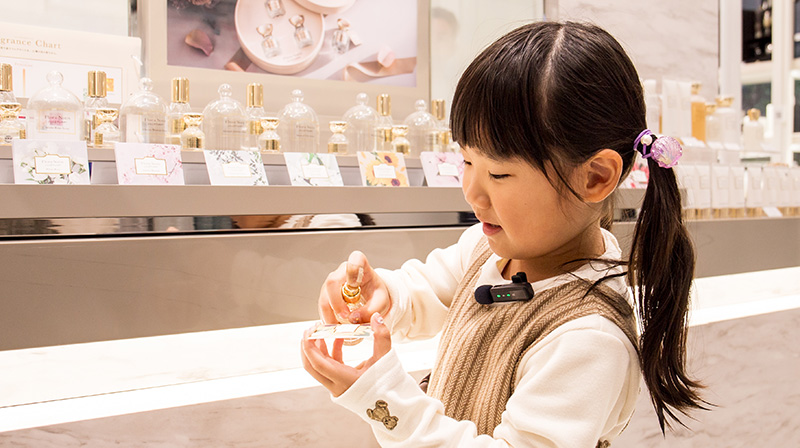 Maison KOSÉ銀座で化粧品を見学